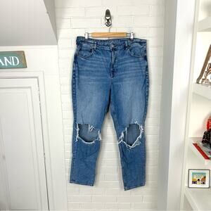 American Eagle Distressed Knee Mom Jeans Size 18 Long
